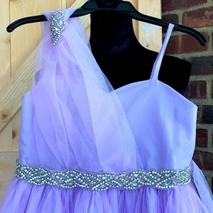 Young girl size 10 lavender party/wedding dress